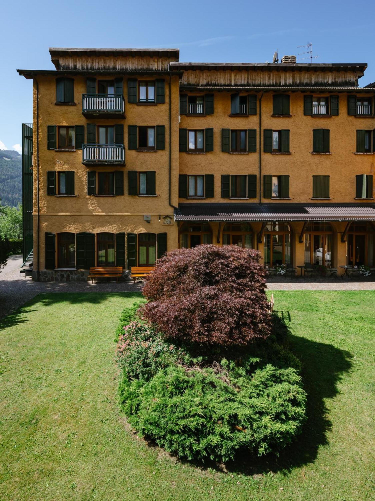 Villa Luzzago ปอนเตดีเลโญ ภายนอก รูปภาพ