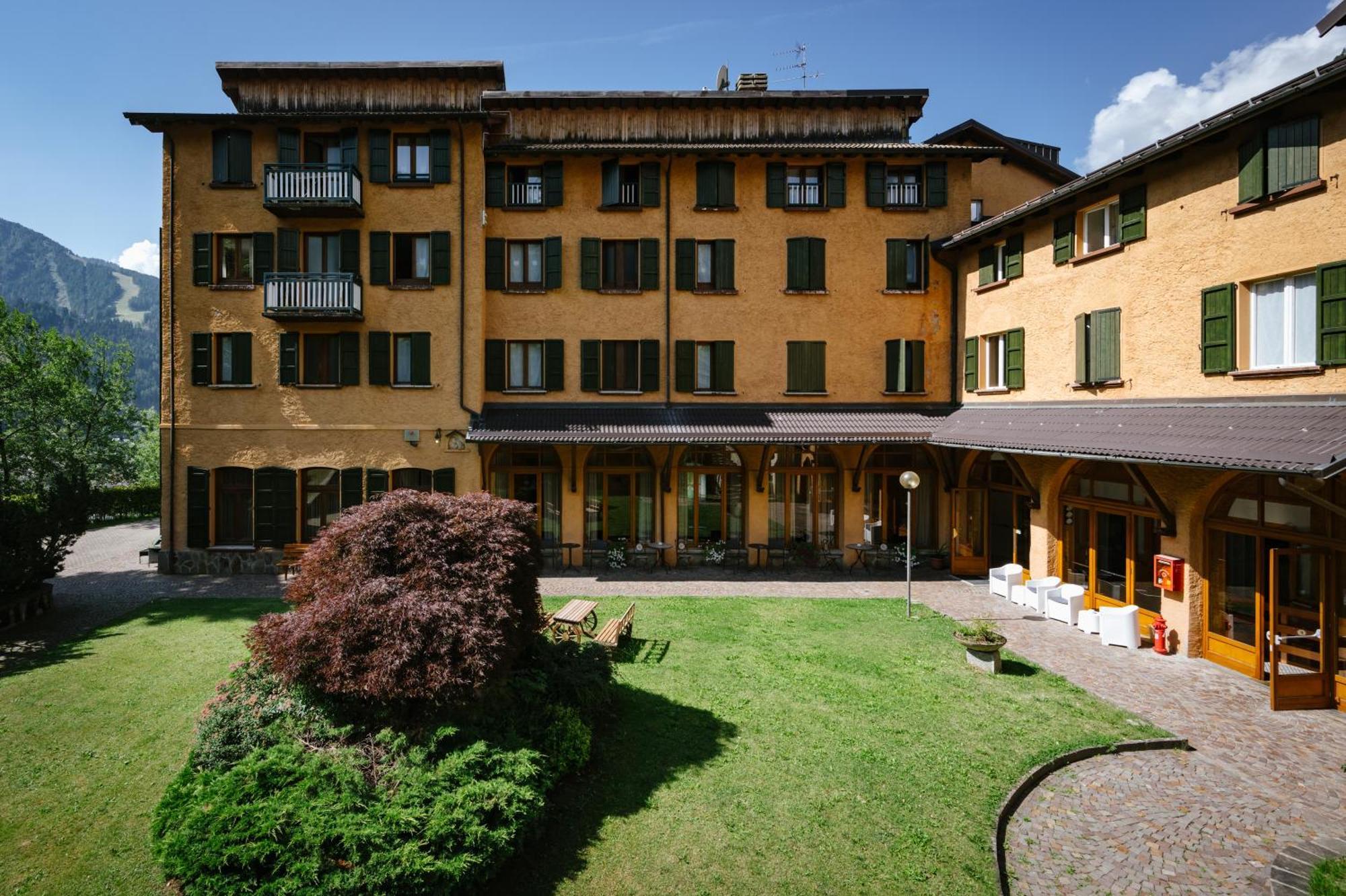 Villa Luzzago ปอนเตดีเลโญ ภายนอก รูปภาพ
